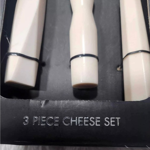 Tahari Home 3 Piece Cheese Knife Set - Picture 2 of 3